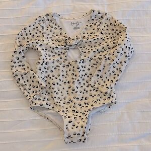 Jessica Simpson animal print suit!